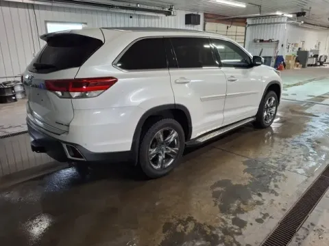 More photos of 2018 Toyota Highlander Limited at Monster Motors - Jackson, MI, MI
