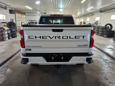 More photos of 2019 Chevrolet Silverado 1500 High Country at Monster Motors - Jackson, MI, MI