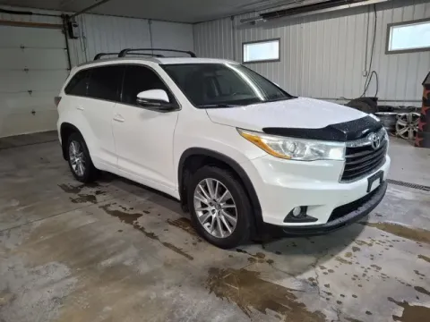 Another view of 2016 Toyota Highlander XLE V6 for sale in Michigan Center, MI at Monster Motors - Jackson, MI