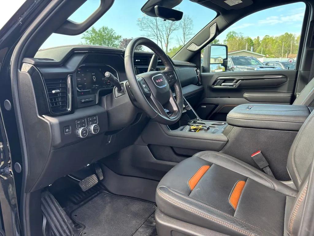 2026 GMC Sierra 2500HD AT4 - Photo 9