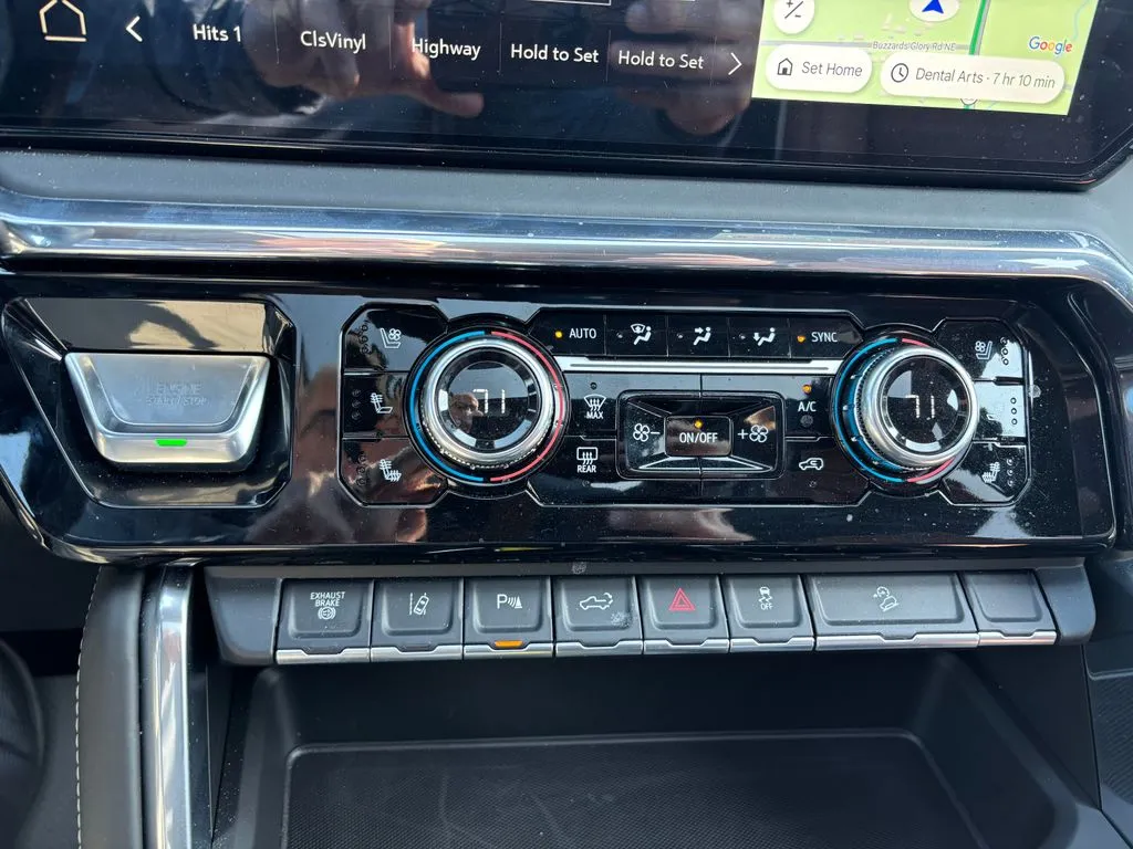 2025 GMC Sierra 2500HD Denali Ultimate - Photo 17
