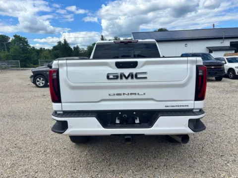 More photos of 2025 GMC Sierra 2500 HD Denali Ultimate at Fahey Imports, OH