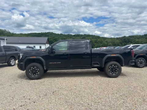 More photos of 2025 GMC Sierra 2500 HD AT4X at Fahey Imports, OH
