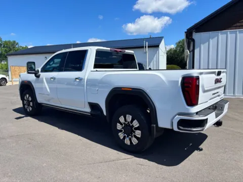 More photos of 2024 GMC Sierra 2500 HD Denali at Fahey Imports, OH