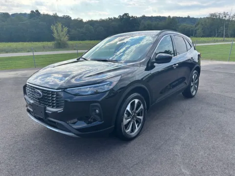Photos of 2025 Ford Escape Platinum for sale in Crooksville, OH at Fahey Imports