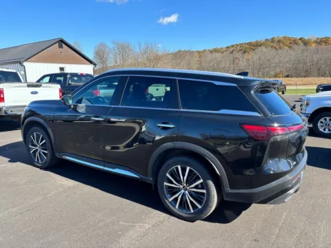 More photos of 2024 INFINITI QX60 Sensory at Fahey Imports, OH