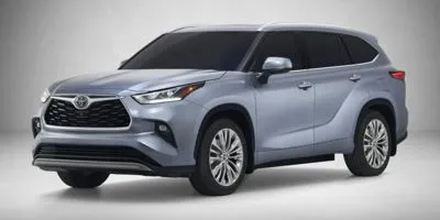 Silver 2022 TOYOTA HIGHLANDER XLE for sale in Brentwood, MD