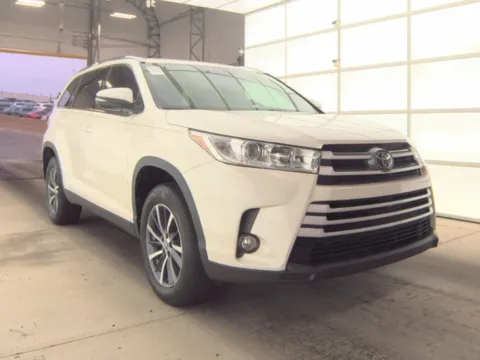 White 2019 TOYOTA HIGHLANDER XLE for sale in Brentwood, MD