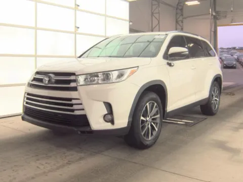 Another view of 2019 TOYOTA HIGHLANDER XLE for sale in Brentwood, MD at Mr. Car of Brentwood