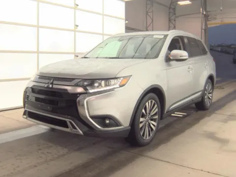Another view of 2020 MITSUBISHI OUTLANDER SEL for sale in Brentwood, MD at Mr. Car of Brentwood