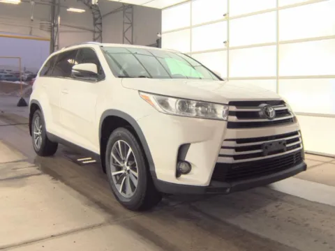 Another view of 2019 TOYOTA HIGHLANDER XLE for sale in Brentwood, MD at Mr. Car of Brentwood