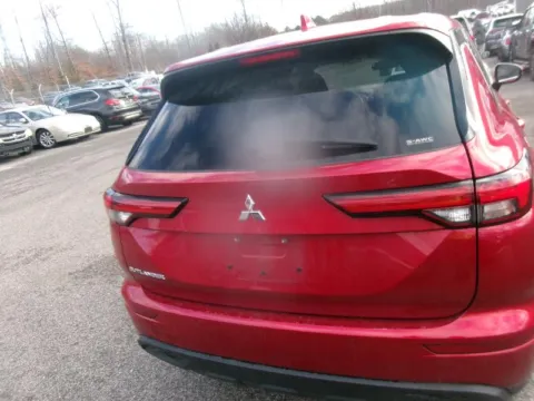 More photos of 2022 MITSUBISHI OUTLANDER ES at Mr. Car of Brentwood, MD