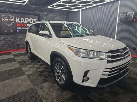 Another view of 2019 TOYOTA HIGHLANDER SE/XLE for sale in Brentwood, MD at Mr. Car of Brentwood