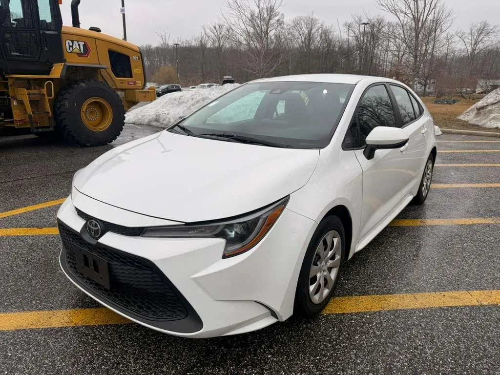 White 2022 TOYOTA COROLLA LE for sale in Brentwood, MD