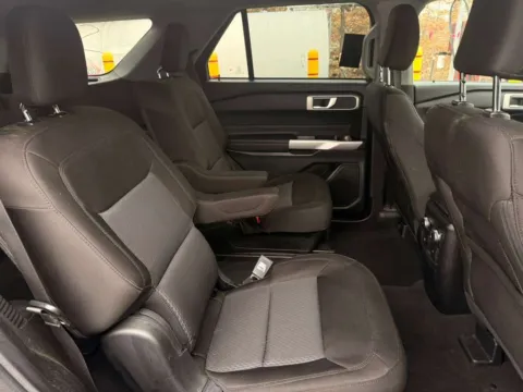 More photos of 2022 FORD EXPLORER XLT at Mr. Car of Brentwood, MD