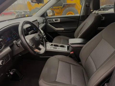 Photos of 2022 FORD EXPLORER XLT for sale in Brentwood, MD at Mr. Car of Brentwood