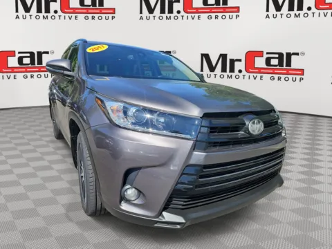 Gray 2017 TOYOTA HIGHLANDER SE for sale in Brentwood, MD