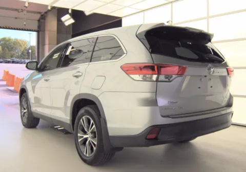 More photos of 2019 TOYOTA HIGHLANDER LE PLUS AWD at Mr. Car of Brentwood, MD