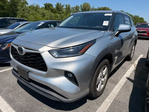 Silver 2021 TOYOTA HIGHLANDER LE for sale in Brentwood, MD