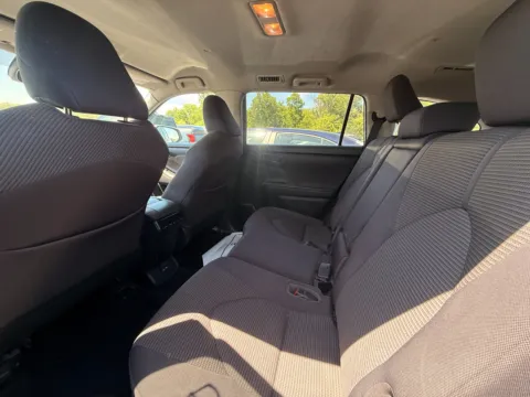 Another view of 2021 TOYOTA HIGHLANDER LE for sale in Brentwood, MD at Mr. Car of Brentwood
