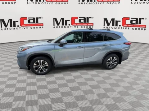 More photos of 2020 TOYOTA HIGHLANDER XLE at Mr. Car of Brentwood, MD