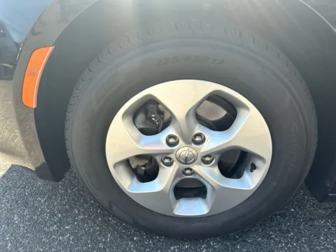 More photos of 2017 CHRYSLER PACIFICA TOURING-L PLUS at Mr. Car of Brentwood, MD
