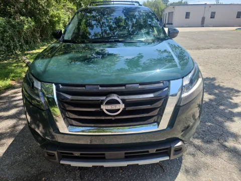 More photos of 2023 NISSAN PATHFINDER PLATINUM at Mr. Car of Brentwood, MD