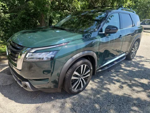 More photos of 2023 NISSAN PATHFINDER PLATINUM at Mr. Car of Brentwood, MD
