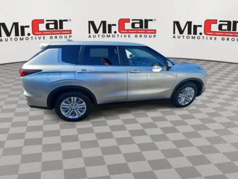 Photos of 2024 MITSUBISHI OUTLANDER ES for sale in Brentwood, MD at Mr. Car of Brentwood