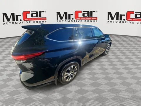 Photos of 2022 TOYOTA HIGHLANDER XLE for sale in Brentwood, MD at Mr. Car of Brentwood