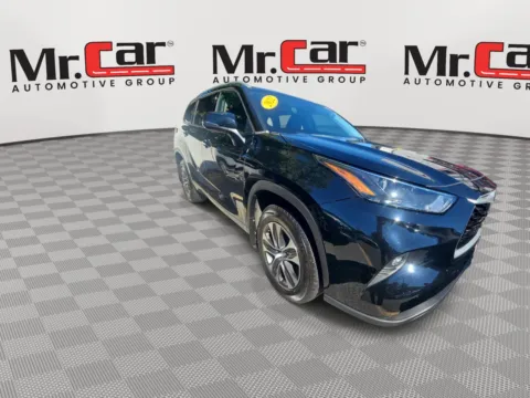 Another view of 2022 TOYOTA HIGHLANDER XLE for sale in Brentwood, MD at Mr. Car of Brentwood