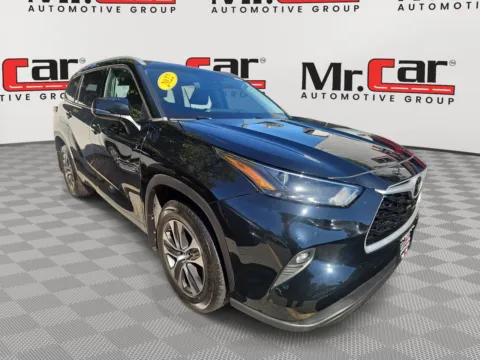 Blue 2022 TOYOTA HIGHLANDER XLE for sale in Brentwood, MD