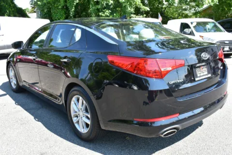 More photos of 2012 KIA OPTIMA VEHICULO LOANER MR CAR 3600 at Mr. Car of Brentwood, MD