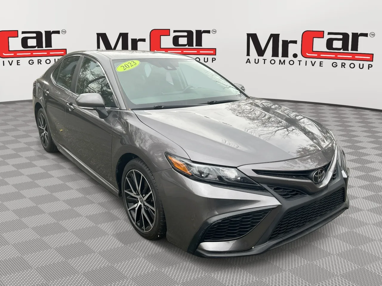 2023 Toyota Camry SE's photo