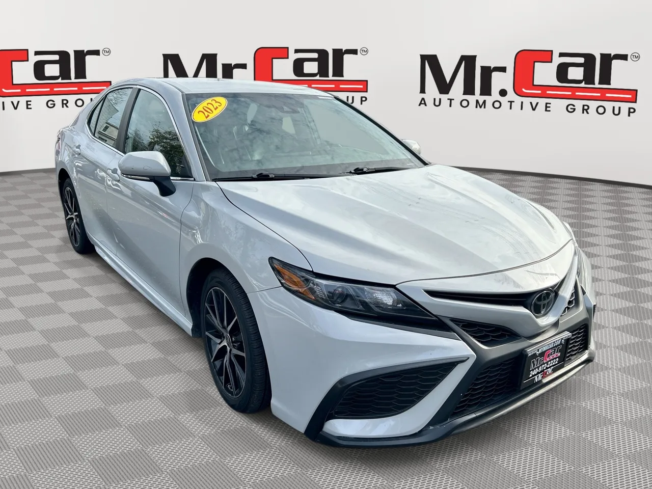 2023 Toyota Camry SE's photo