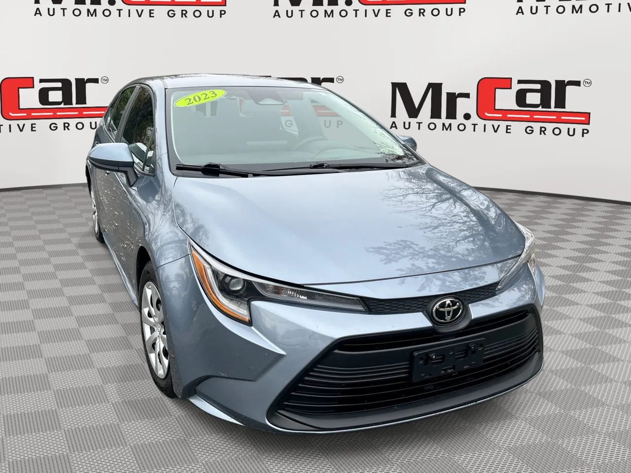 2023 Toyota Corolla LE's photo