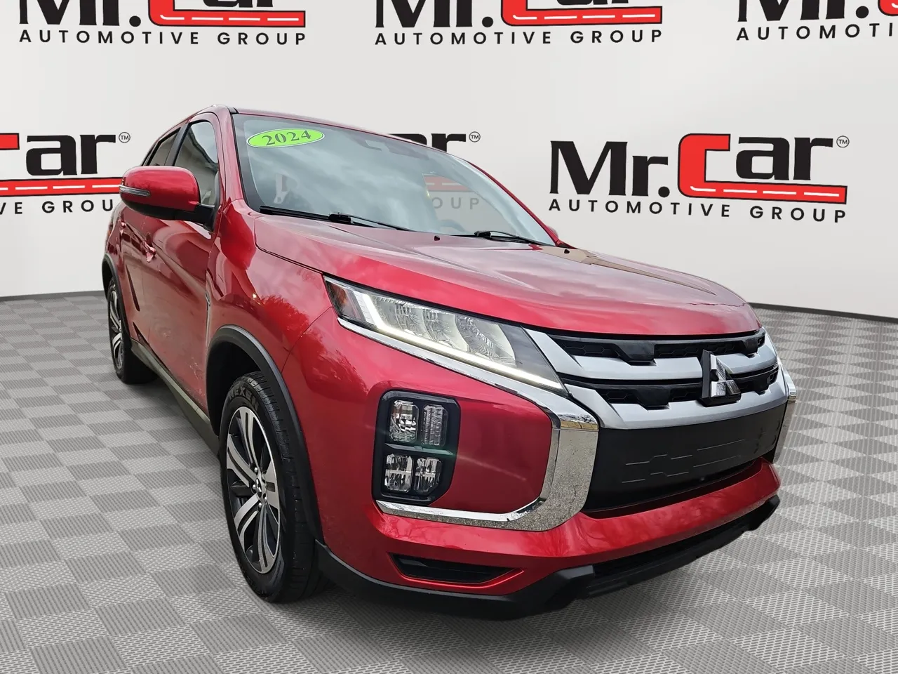 2024 Mitsubishi Outlander Sport SE's photo