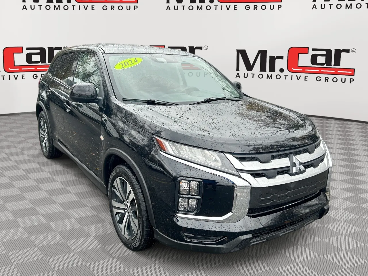 2024 Mitsubishi Outlander Sport ES's photo