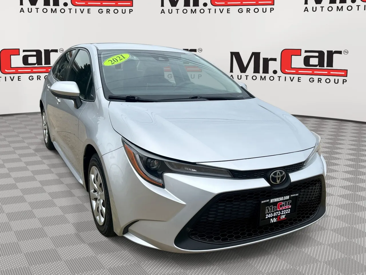 2021 Toyota Corolla LE's photo