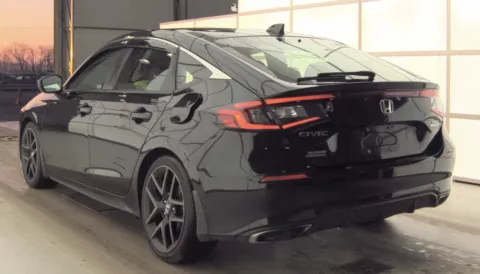 More photos of 2022 HONDA CIVIC SPORT TOURING W/ LEATHER & SUNROOF at Mr. Car of Gaithersburg, MD