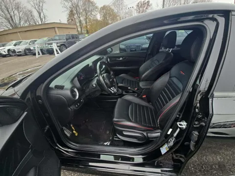 More photos of 2022 KIA FORTE GT at Mr. Car of Gaithersburg, MD