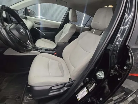 More photos of 2022 TOYOTA COROLLA CROSS LE at Mr. Car of Gaithersburg, MD