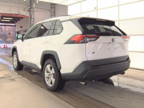 More photos of 2020 TOYOTA RAV4 HYBRID LE at Mr. Car of Gaithersburg, MD