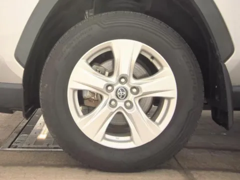 More photos of 2021 TOYOTA RAV4 HYBRID at Mr. Car of Gaithersburg, MD