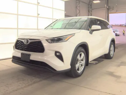 Another view of 2021 TOYOTA HIGHLANDER LE for sale in Gaithersburg, MD at Mr. Car of Gaithersburg