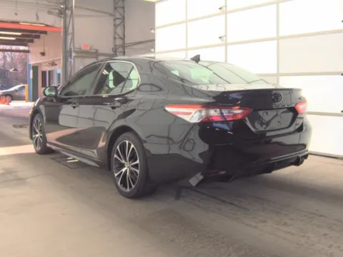More photos of 2020 TOYOTA CAMRY SE at Mr. Car of Gaithersburg, MD