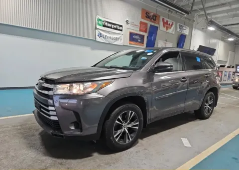 Gray 2019 TOYOTA HIGHLANDER LE for sale in Gaithersburg, MD