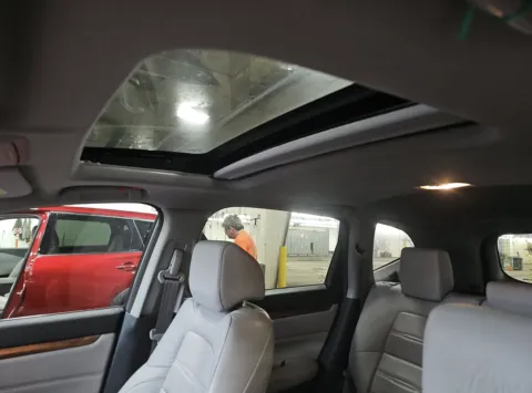 More photos of 2018 HONDA CR-V TOURING W/ AWD & SUNROOF at Mr. Car of Gaithersburg, MD