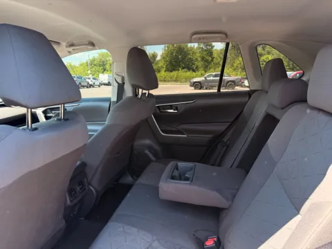 More photos of 2020 TOYOTA RAV4 XLE at Mr. Car of Gaithersburg, MD