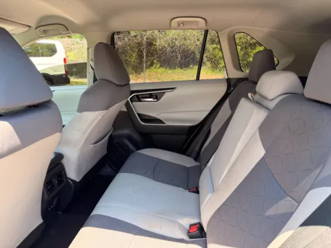 More photos of 2020 TOYOTA RAV4 XLE W/ AWD at Mr. Car of Gaithersburg, MD